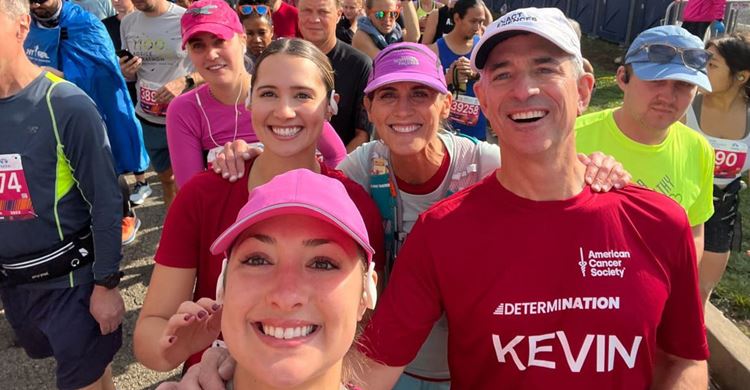 Kevin Conroy and family at NYC marathon starting line
